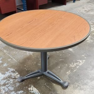 Knoll Propeller 36” Round Discussion Table