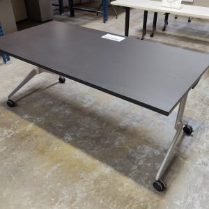 HON Motivate Flip-Top Training Table