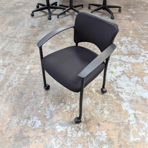 TEKNION Amicus Rolling Training Chair