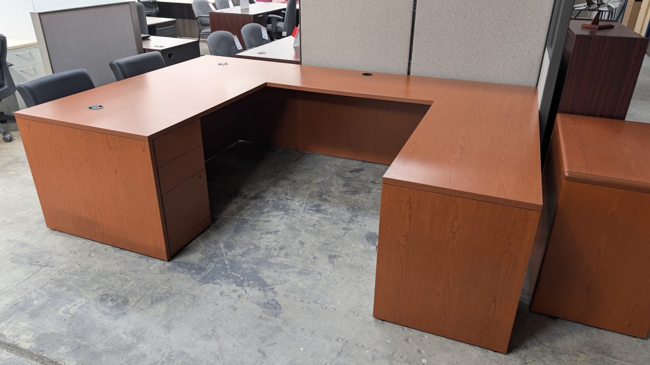 HON 10500 Series U Desk Cognac Cherry