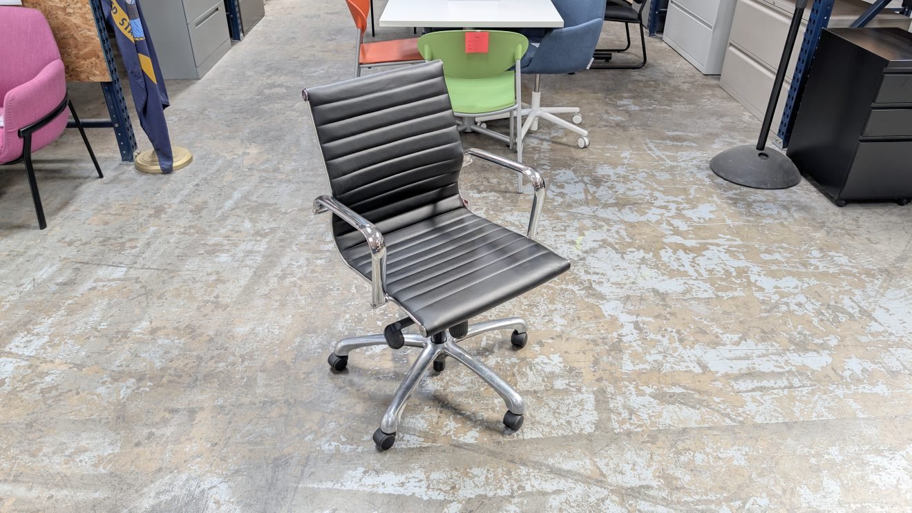 Novo Guest Arm Chair Chrome Black