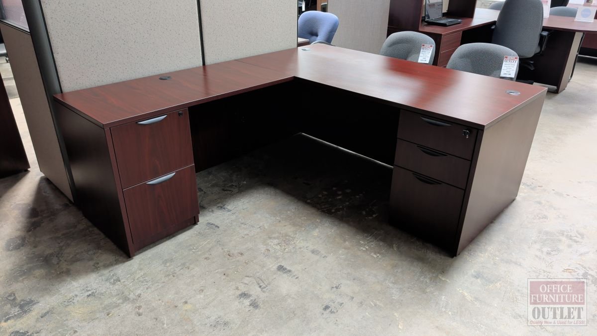 OFFICES TO GO L Desk Mahogany