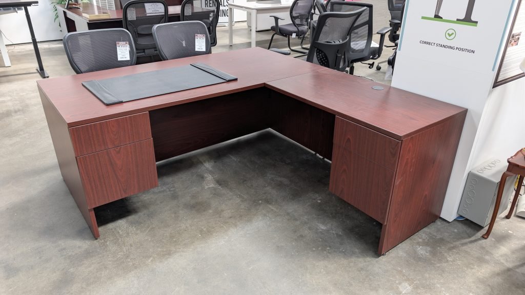 STAR Desk Right Return Mahogany