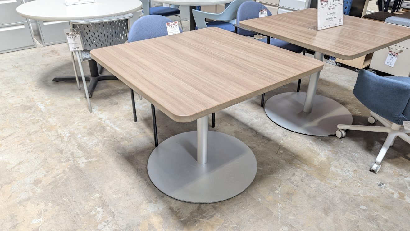 STEELCASE Discussion Table