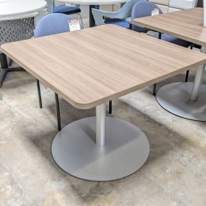 STEELCASE Discussion Table