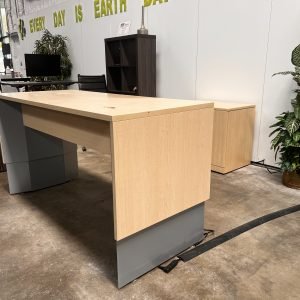TEKNION Sit to Stand Desk