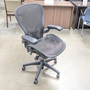 HERMAN MILLER Aeron V2 - Size C Multi-Functional Task Chair