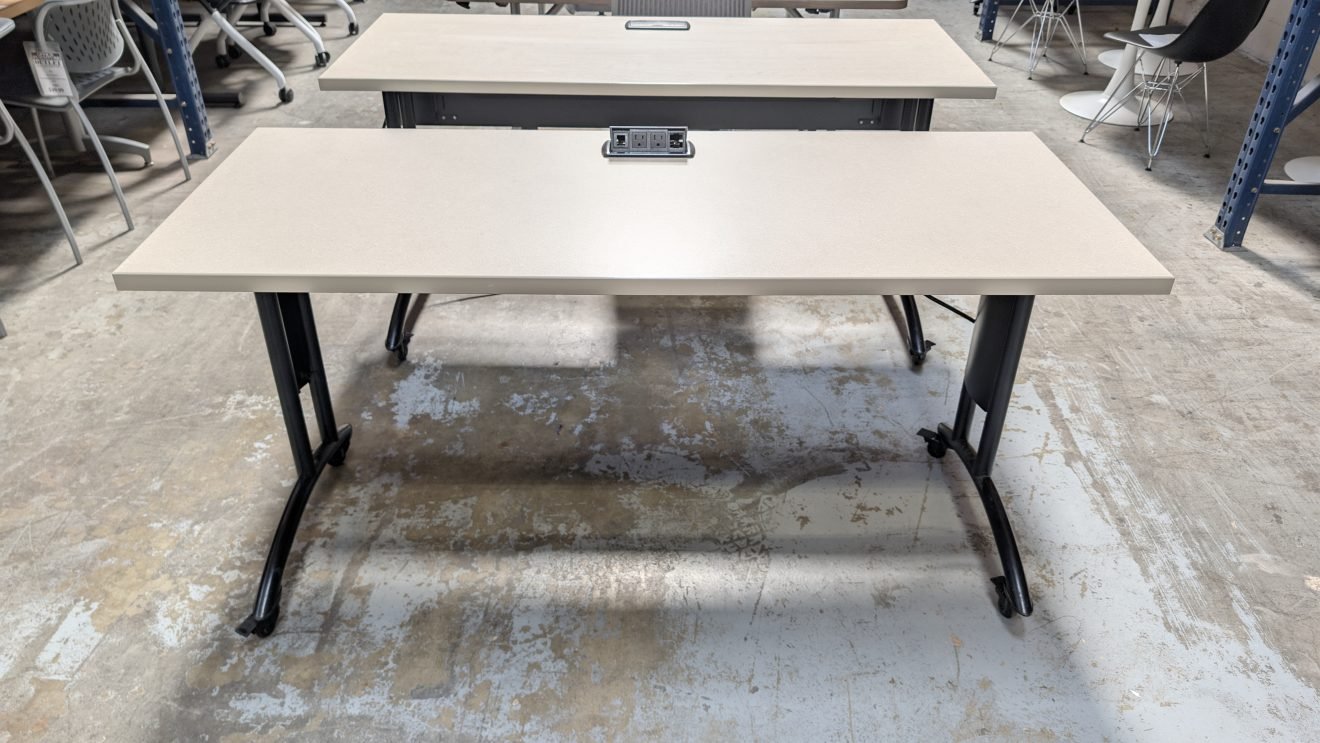 TEKNION Rolling Training Table