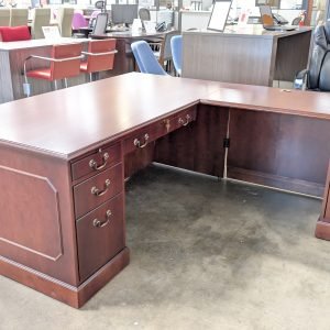 JSI Executive Desk