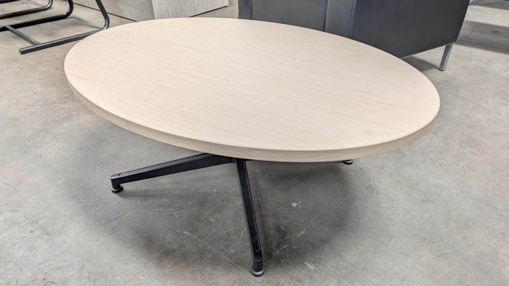 KNOLL Oval Coffee Table