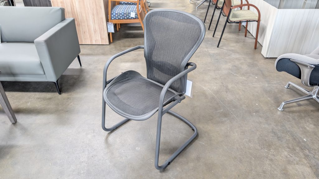 HERMAN MILLER AERON Guest Chair