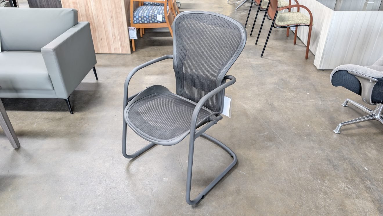 HERMAN MILLER AERON Guest Chair