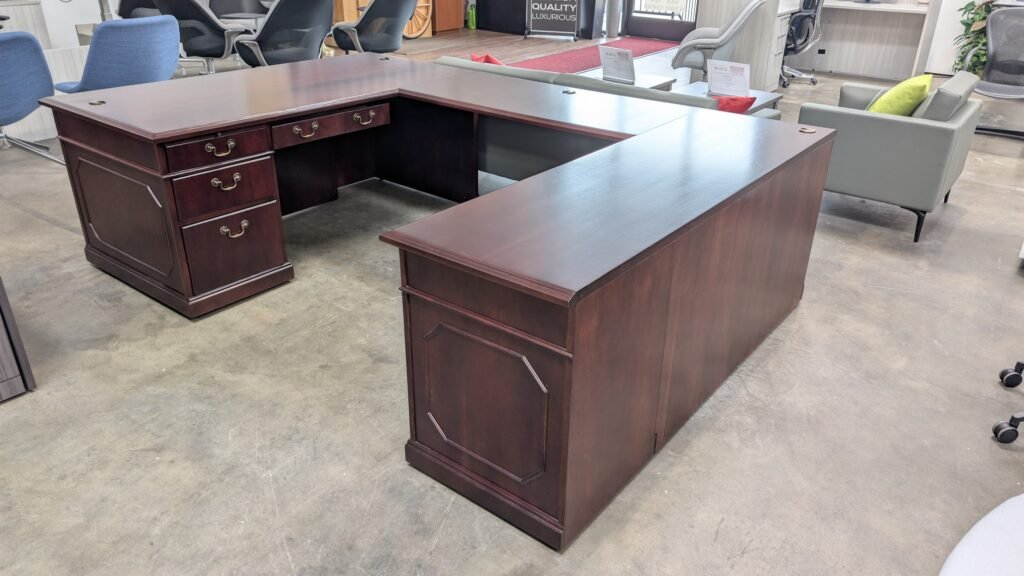KIMBALL - SENATOR SERIES U Desk