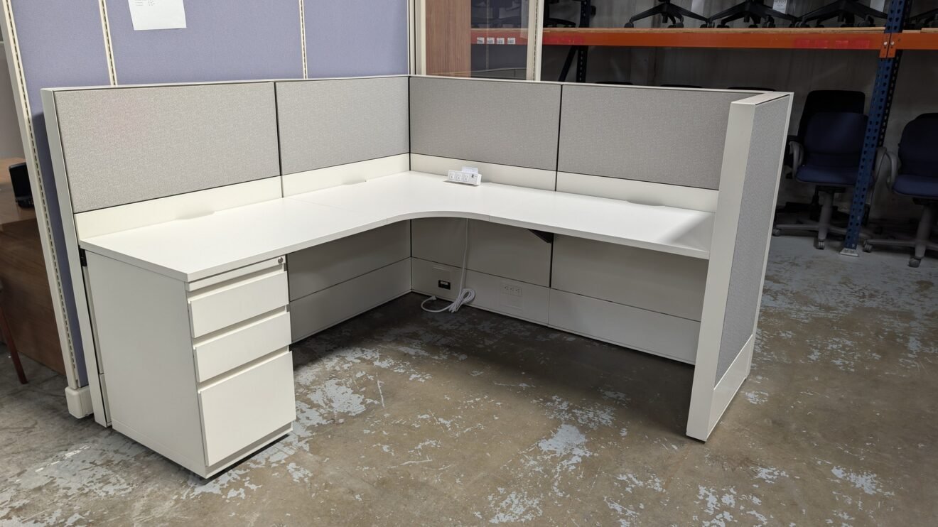 HAWORTH - COMPOSE 6' x 6' Workstation 50" H Panels