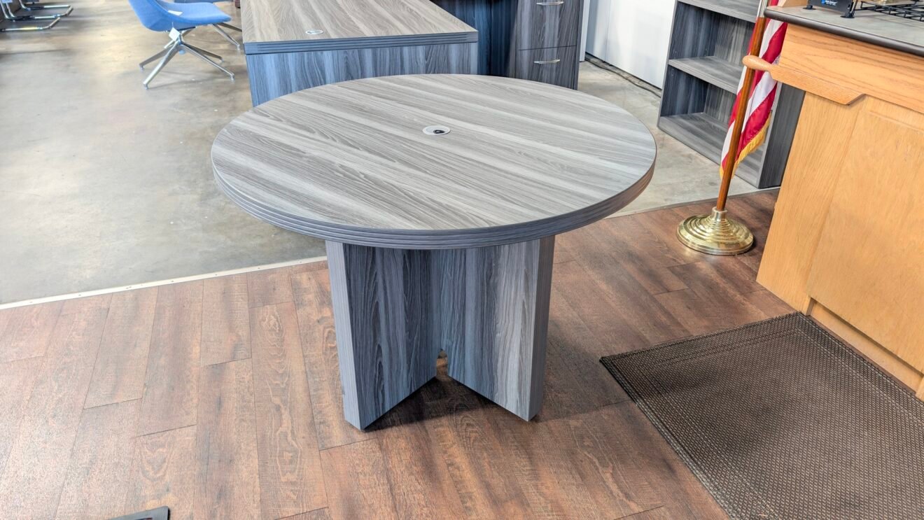 MAYLINE 42" Round Discussion Table