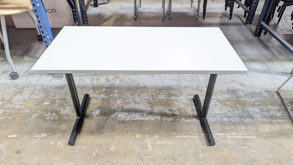 UTILITY TABLE