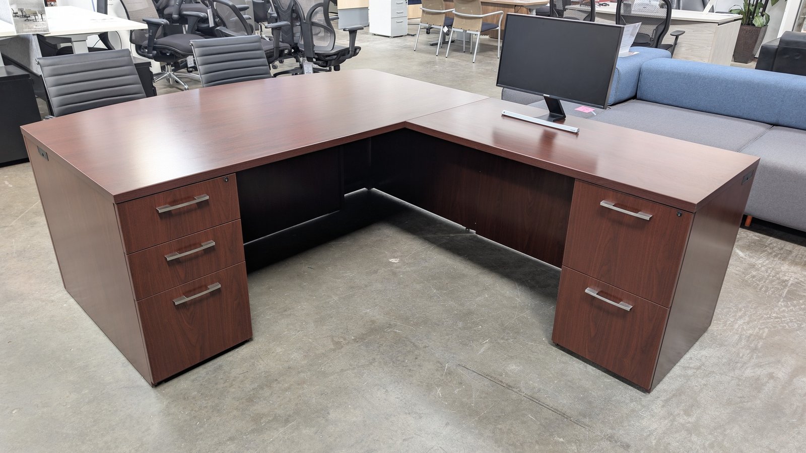 JSI FURNITURE Bowfront Desk